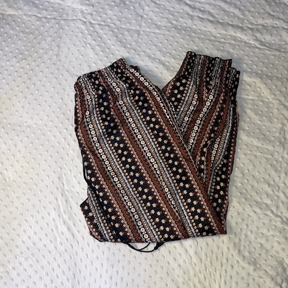 Size large pants - Picture 2 of 2